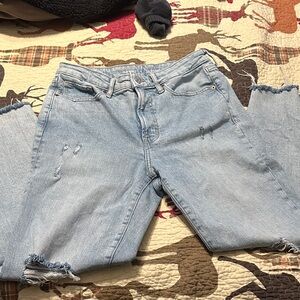 Old Navy Light Blue Cropped Distressed Jeans